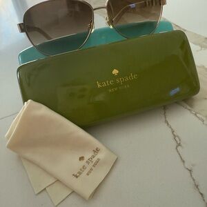 Kate Spade Dalia Sunglasses with Green Case and Cloth